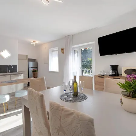 Tatiana Flower Apartment *